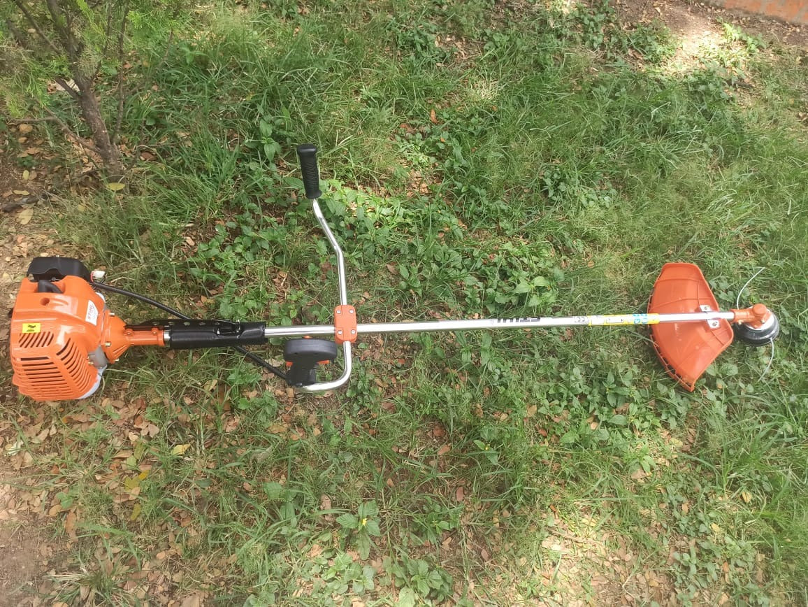 GUADAÑA ESTILO STHIL FS450 CON ACCESORIOS.